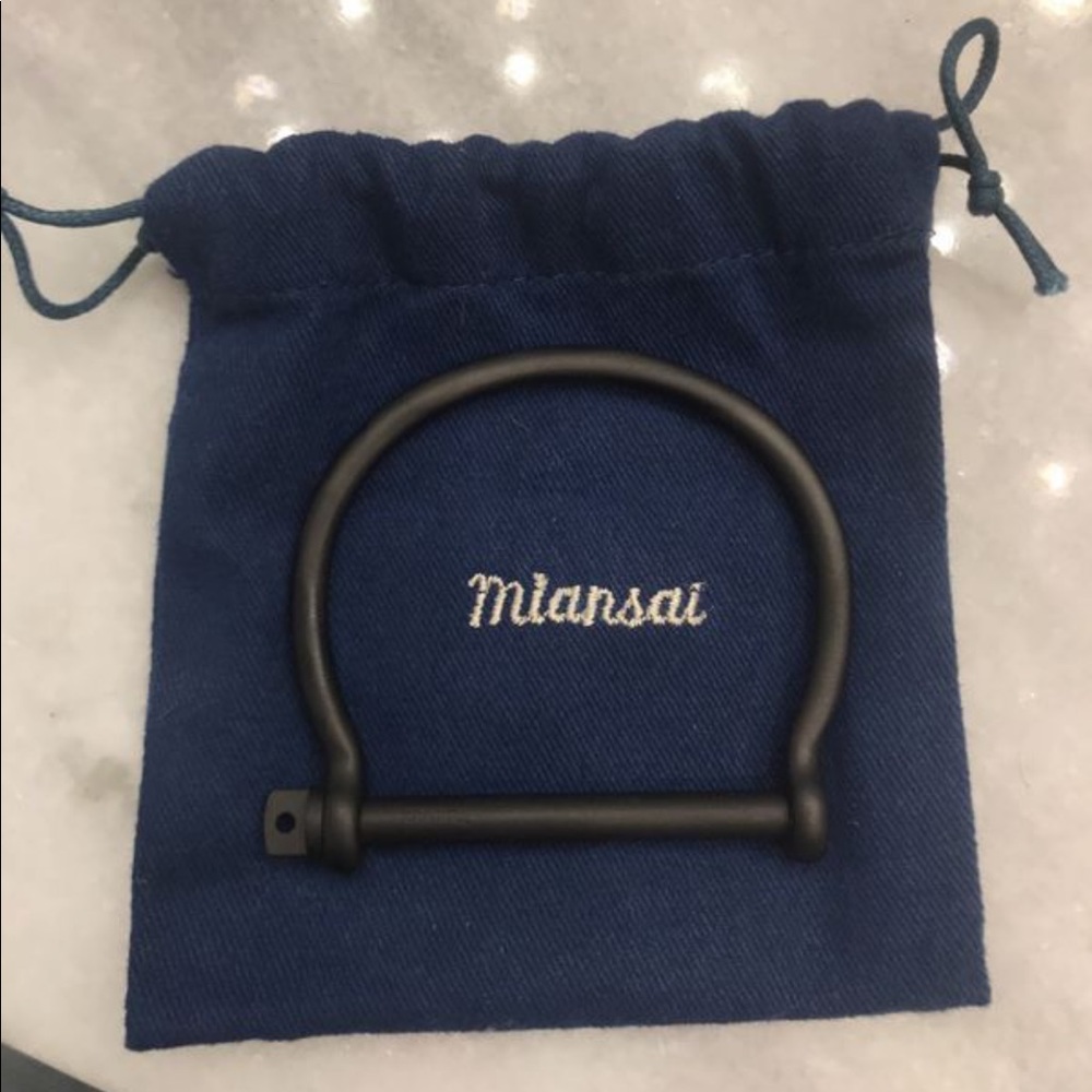 Miansai Men’s Screw Cuff, Noir (Size M)